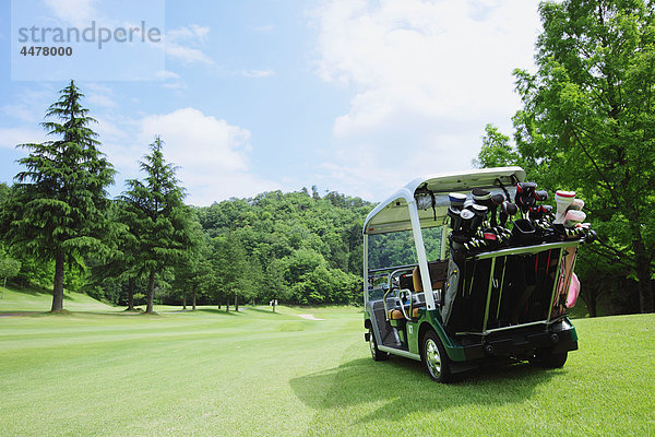 Golf-Cart auf Golfplatz