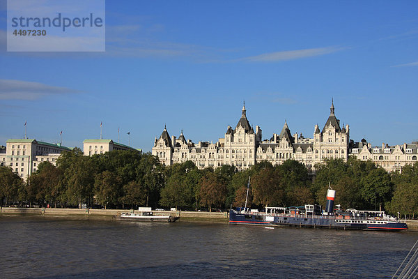 Großbritannien  England  UK  Großbritannien  London  Reisen  Tourismus  Brücke  Thames  Gebäude  Bau  Schiffe  River  Fluss