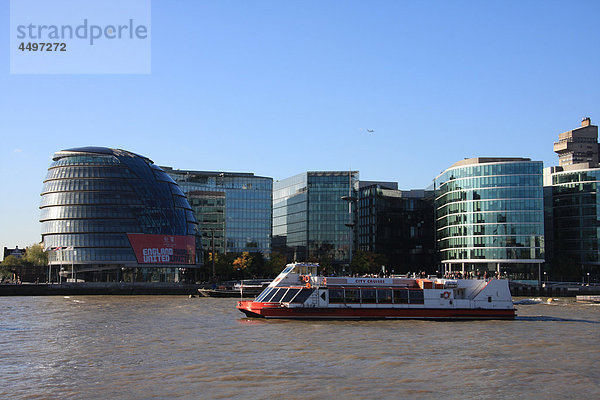 Großbritannien  England  UK  Großbritannien  London  Reisen  Tourismus  Schiff  Gebäude  Konstruktion  Architektur  City sound