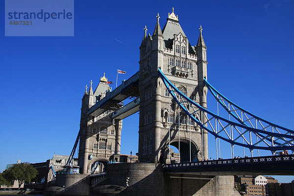 Großbritannien  England  UK  Großbritannien  London  Reisen  Tourismus  Brücke  Landmark  Tower Bridge