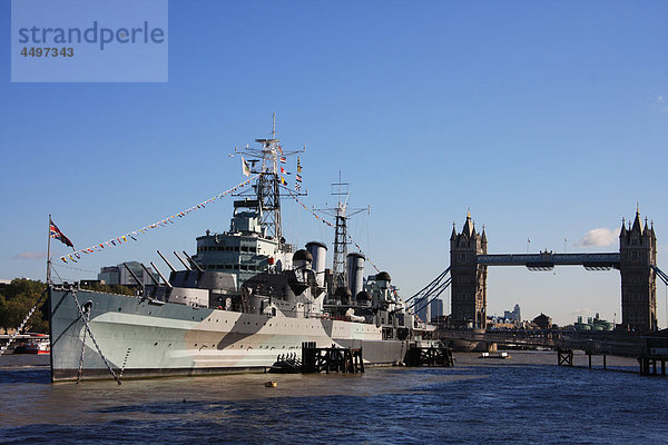 Großbritannien  England  UK  Großbritannien  London  Reisen  Tourismus  Kriegsschiff  Cruiser  Museumsschiff  Schiff  Museum  HMS Belfast  Thames  Tower Bridge