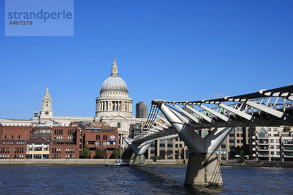 Großbritannien  England  UK  Großbritannien  London  Reisen  Tourismus  Gebäude  Bau  Kirche  Kathedrale  St Paul  Kuppel  Thames  Fluss  Flow  Brücke  Millenium Brücke