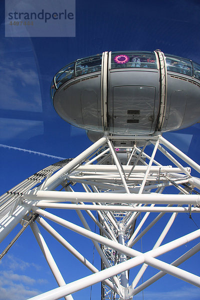Riesenrad Mensch Menschen Attraktivität Großbritannien London Hauptstadt Reise Kabine Sehenswürdigkeit Gondel Gondola England London Eye Tourismus