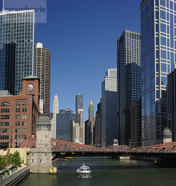 Brücke  Chicago River  Downtown  Chicago  Illinois  USA  USA  Amerika  Skyline  Gebäude  Stadt  river