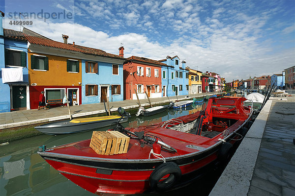 Farbaufnahme Farbe Außenaufnahme Europa trocknen heben Gebäude Straße Venedig Wäsche Burano Italien freie Natur