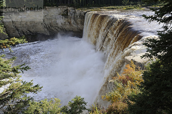 Alexandra Falls  Wasserfall  Hay River  in der Nähe von Hay River  Nordwesten Territolries  Kanada