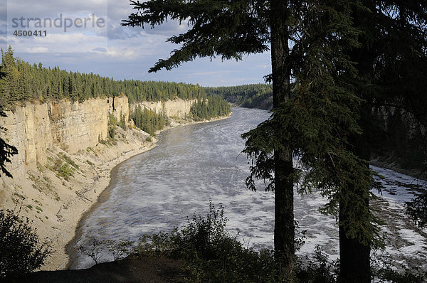 Hay River  Fluss-Bett  in der Nähe von Hay River  Nordwest-Territorien  Kanada