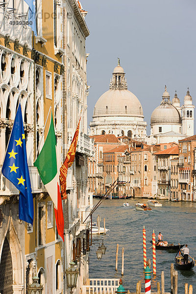 Großer Kanal und Santa Maria della Salute  Venedig  Italien