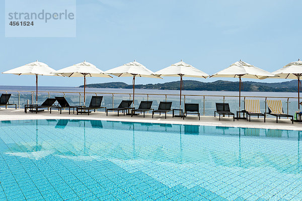 Swimminpool am Meer  Hotel Radisson Blu  Dubrovnik  Kroatien