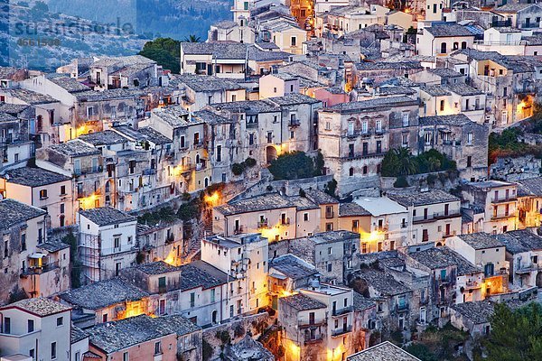 Blick auf Ragusa Ibla  Sizilien  Italien