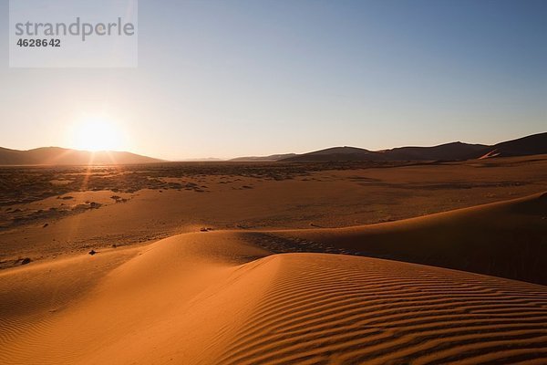 Afrika  Namibia  Namib Naukluft Nationalpark  Blick auf Sanddünen in der Namibwüste