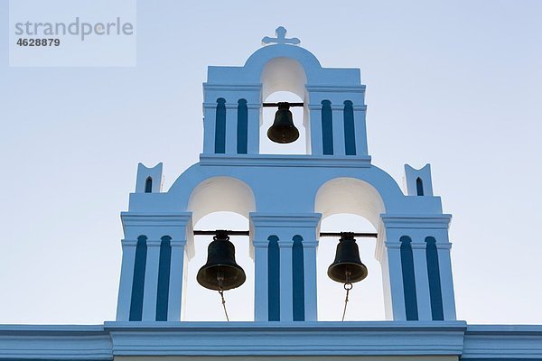Griechenland  Kykladen  Thira  Santorini  Fira  Glockenturm einer griechischen Kirche