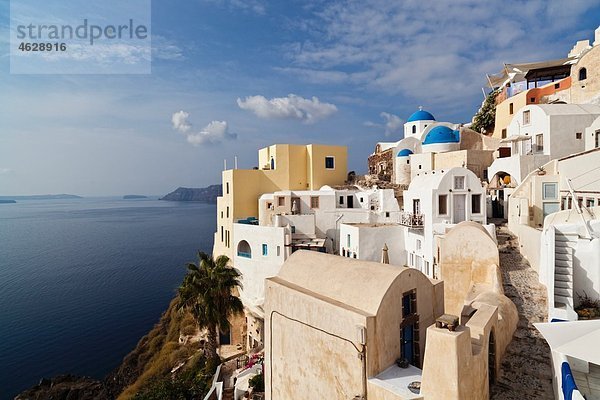 Europa  Griechenland  Ägäis  Kykladen  Thira  Santorini  Oia  Blick auf Caldera