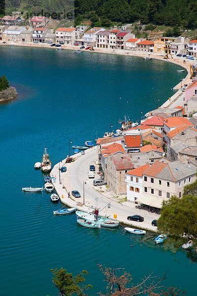 Kroatien  Blick auf Stadt und Hafen von Novigrad