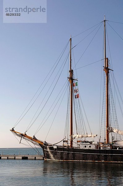 Italien  Sardinien  Cagliari  Segelschiff im Hafen