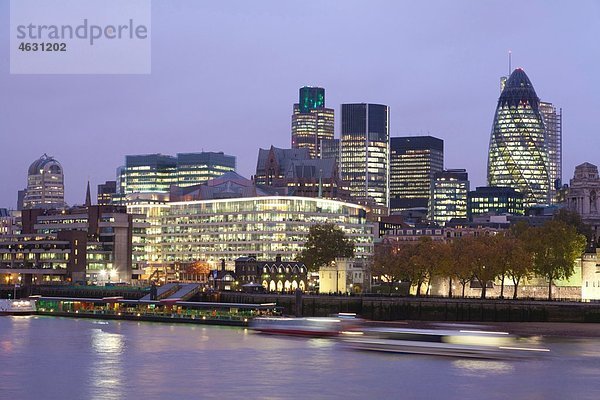 Großbritannien  England  London  Blick auf die Skyline der Stadt mit dem Fluss Themse