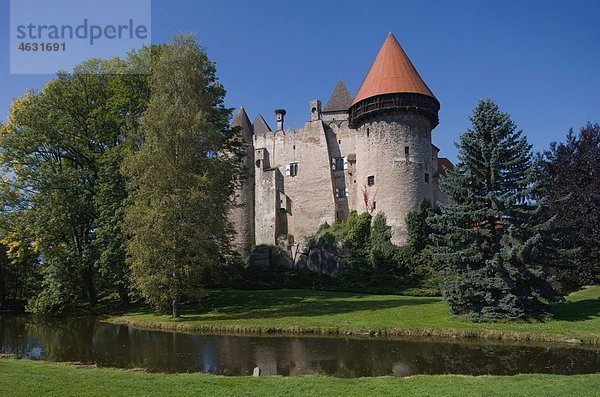 Österreich  Niederösterreich  Waldviertel  Heidenreichstein Blick auf die Wasserburg Heidenreichstein