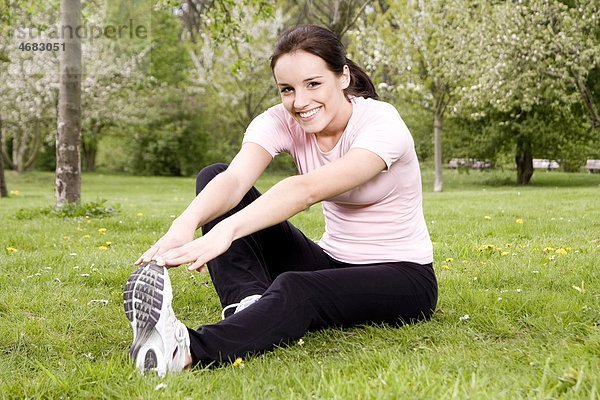 Junge Frau beim Workout