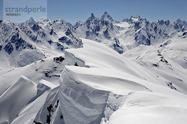 Schneegrat  Wächten  Winter  Gargellen  Silvretta  Vorarlberg  Österreich  Europa