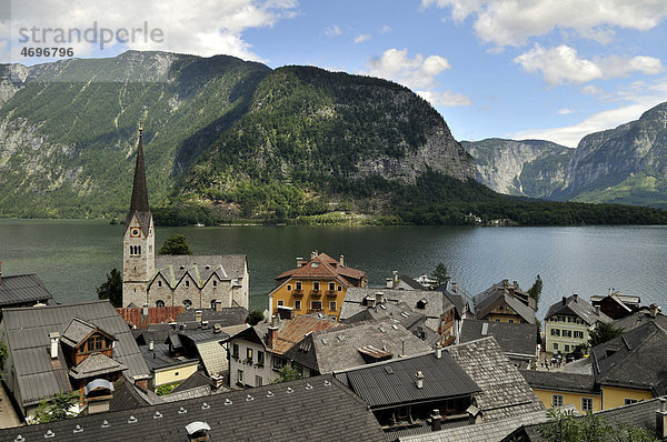 Stadtansicht  Blick auf Hallstatt am Hallstätter See  UNESCO-Welterbe  Salzkammergut  Alpen  Oberösterreich  Österreich  Europa