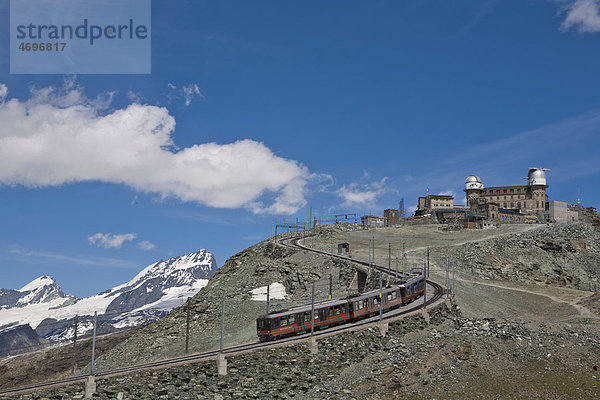 Gornergrat mit Gornergratbahn  Zermatt  Graubünden  Schweiz  Europa