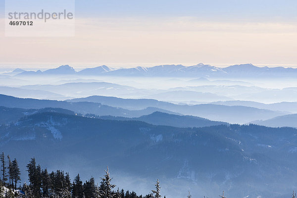 Winterpanorama im Nationalpark Mal· Fatra  Slowakei  vom Berg Lysa Hora  Beskiden  Landschaftsschutzgebiet  Mähren  Tschechische Republik  Europa