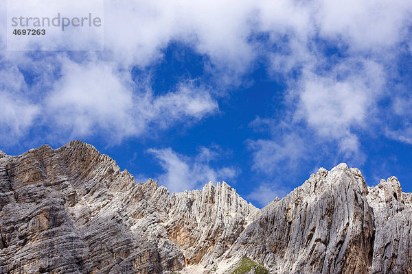 Berge rund um den Lago di Sorapiss  Sorapiss-See  Dolomiten  Alto Adige  Südtirol  Alpen  Italien  Europa