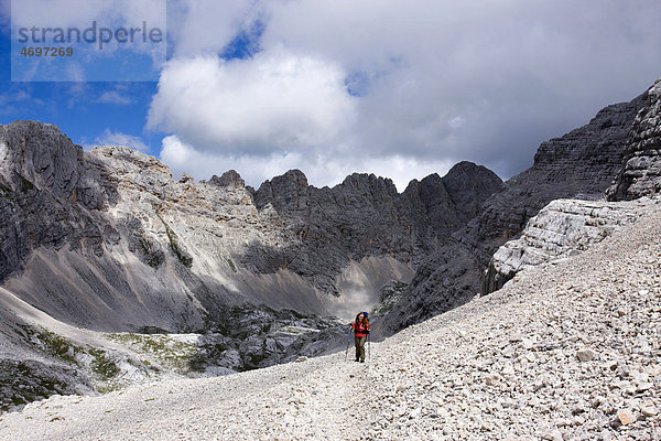 Wanderer  Gruppo del Sorapiss Gebirgsgruppe  Dolomiten  Alto Adige  Südtirol  Alpen  Italien  Europa