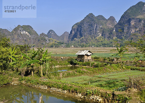 Kleines Bauernhaus in der trockenen Halong Bucht  Vietnam