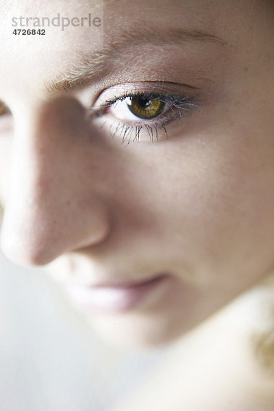 Sinnliches Gesicht einer jungen Frau  Close-up