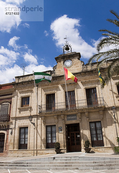 Das Rathaus in der kleinen Stadt Bornos  Andalusien  Spanien  Europa