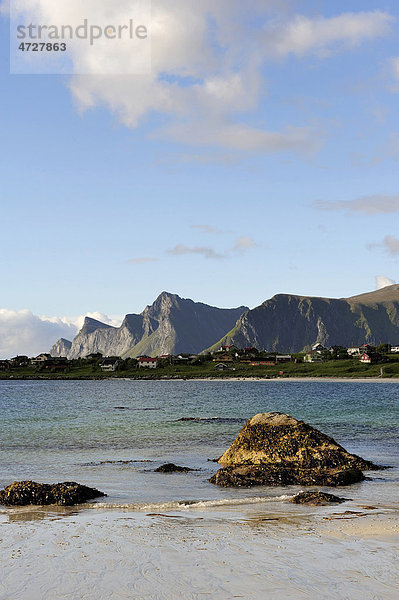 Am Strand  Lofoten  Nord-Norwegen  Norwegen  Skandinavien  Europa