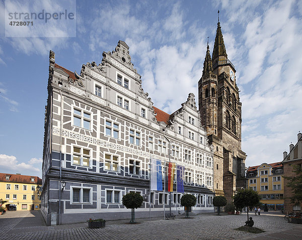 Montgelasplatz mit Verwaltungsgerichtshof und Kirche St. Gumbertus  Ansbach  Mittelfranken  Franken  Bayern  Deutschland  Europa