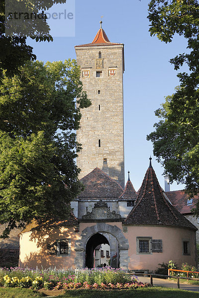 Burggarten mit Burgturm  Rothenburg ob der Tauber  Romantische Straße  Mittelfranken  Franken  Bayern  Deutschland  Europa