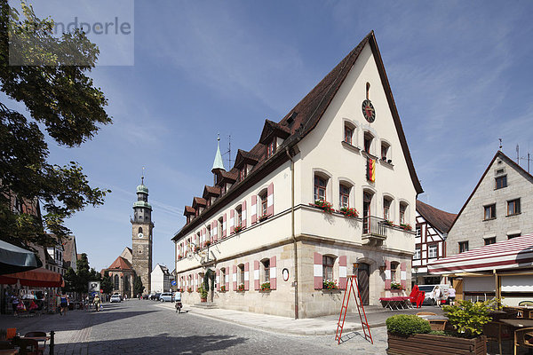 Altes Rathaus und Stadtkirche  Marktplatz  Lauf an der Pegnitz  Mittelfranken  Franken  Bayern  Deutschland  Europa