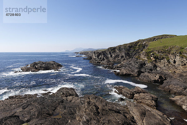 Felsküste im Süden von Achill Island  County Mayo  Connacht  Republik Irland  Europa