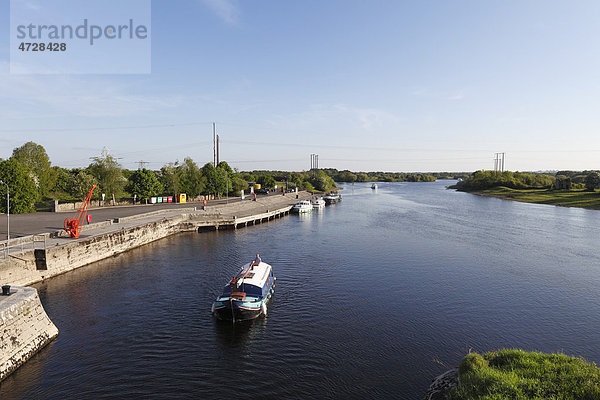 Boot auf Shannon  Shannonbridge  County Offaly  Leinster  Republik Irland  Europa