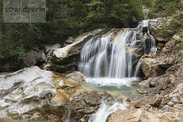 Wasserfall in der Pöllatschlucht  Pöllat-Bach  Schwangau  Ostallgäu  Allgäu  Schwaben  Bayern  Deutschland  Europa