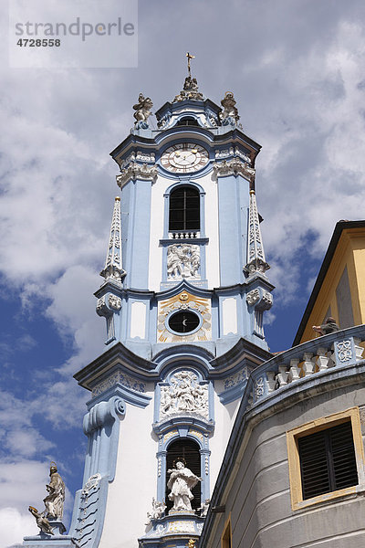 Kirchturm der Stiftskirche  Dürnstein  Wachau  Waldviertel  Niederösterreich  Österreich  Europa