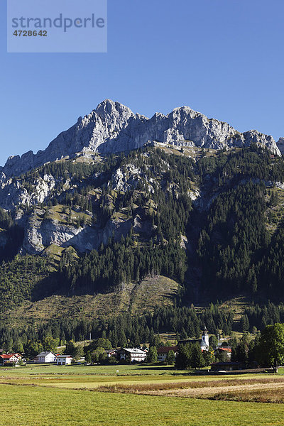 Nesselwängle  Tannheimer Tal  Berg Gimpel  Tannheimer Berge  Tirol  Österreich  Europa
