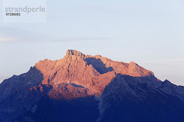 Hochkalter  morgens  Blick von Kneifelspitze bei Berchtesgaden  Berchtesgadener Alpen  Berchtesgadener Land  Oberbayern  Bayern  Deutschland  Europa