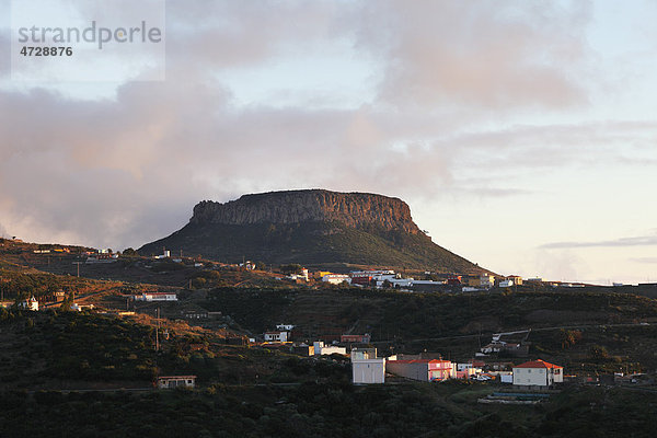 Tafelberg Fortaleza mit Cercado und Chipude  La Gomera  Kanaren  Spanien  Europa