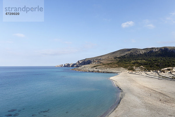 Sandstrand Cala Mesquida und Cap Freu bei Capdepera  Mallorca  Balearen  Spanien  Europa