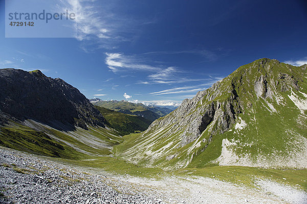 Blick nach Westen unterhalb Weissfluhjoch im Sommer  2693 m  Parsennbahn  Davos  Plessur-Alpen  Graubünden  Schweiz  Europa