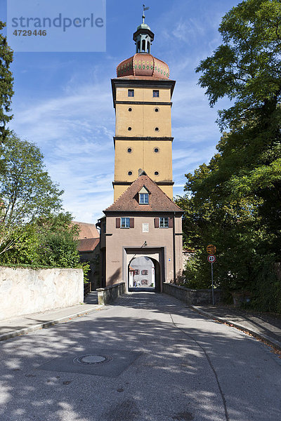Das Segringer Tor  Dinkelsbühl  Landkreis Ansbach  Mittelfranken  Bayern  Deutschland  Europa
