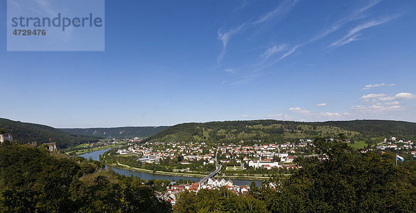 Blick auf die Ortschaft Riedenburg  Altmühltal  Niederbayern  Bayern  Deutschland  Europa