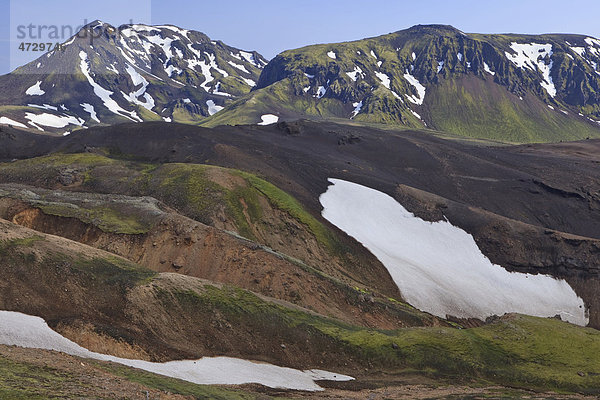 Vulkanlandschaft mit Schneefeldern  Eyjafjallajökull  Island  Europa