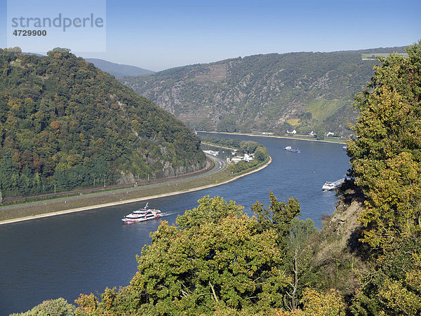 Blick von St. Goarshausen auf den Rhein  Rheinland-Pfalz  Mittelrheintal  Unesco-Welterbe  Deutschland  Europa