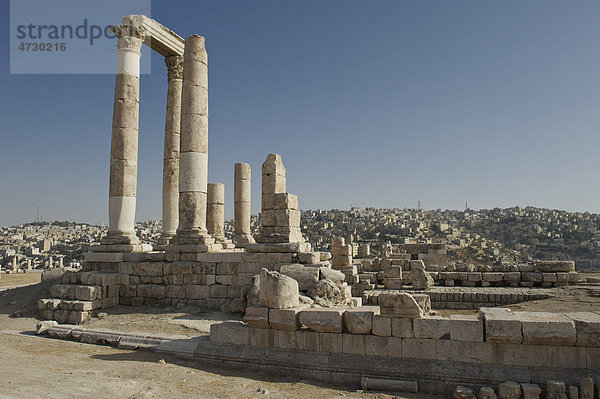 Herkulestempel auf dem Zitadellenhügel in Amman  der Hauptstadt des Haschemitischen Königreiches Jordanien  Vorderasien