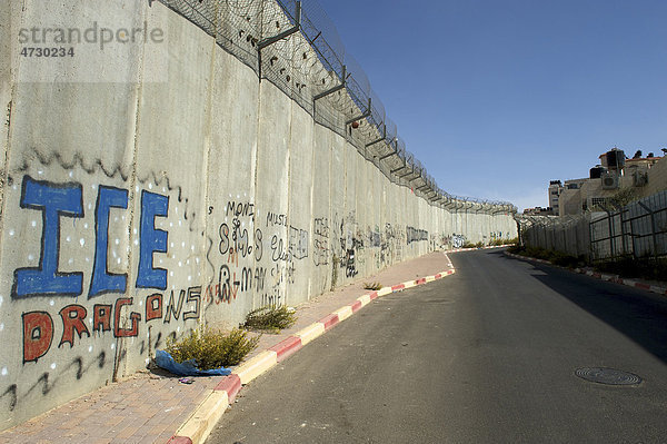 Grenzbefestigung zwischen Israel und den Palästinensischen Autonomiegebieten im Westjordanland nahe Ramallah  Naher Osten